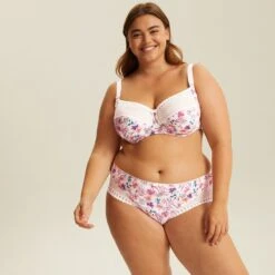 Shorty Ivoire Imprimé MARBELLA 7 Shorty Ivoire Imprimé MARBELLA -Bestform Lingerie Soldes Magasin BL07494 9A6 WEB 3 17f60a3e 4525 44d0 81d8 fee1c1e90306