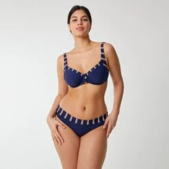 Haut De Maillot Avec Armatures Marine Précieux TAVOLARA -Bestform Lingerie Soldes Magasin CS14103 A27 WEB 3 e4d5c231 33fd 43a7 9104 caee62496209