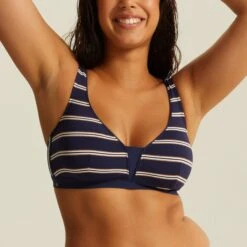 Haut De Maillot Sans Armatures Marine Précieux TAVOLARA -Bestform Lingerie Soldes Magasin CS21103 A27 WEB 11 f9618fab 8b05 458b be68 0583f34352c3